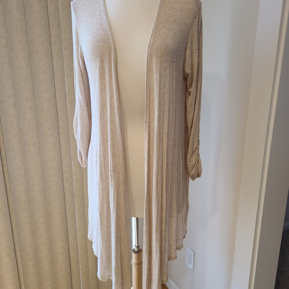 ellumiNation – Oatmeal Open-Front Topper with Ruched Sleeves (Size L) - Picture 3 of 9